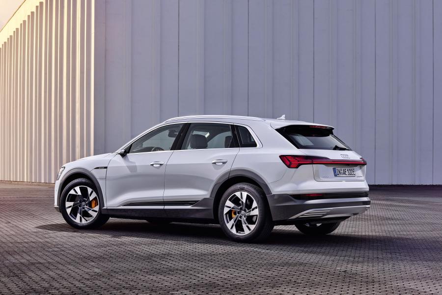  Audi e-tron 50 Quattro 2019 года  (WW) (фото 16 из 16)